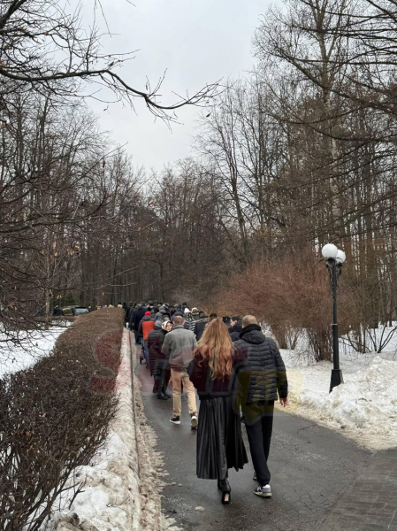 В Москве хоронят модель Светлану Савицкую, которую сбила машина в Париже