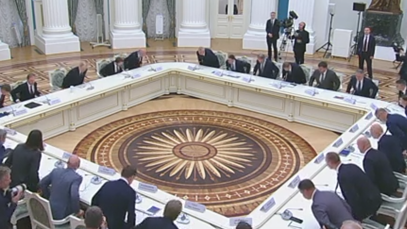 «Долги платят только трусы»: о чем Путин говорил с предпринимателями