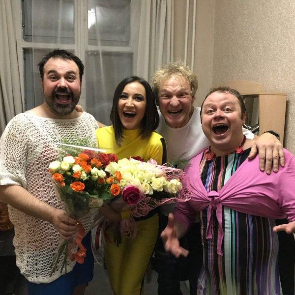 Похудел на 22 кило, обидел Бузову, но играет с ней в спектакле. «Уездный город» Евгения Никишина