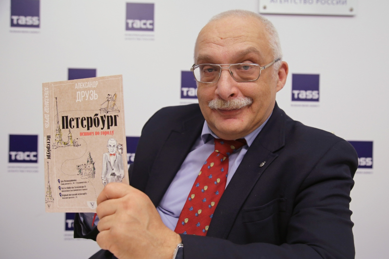 Сбитый велосипедист, подкуп на Первом и домогательства. Скандалы Александра Друзя