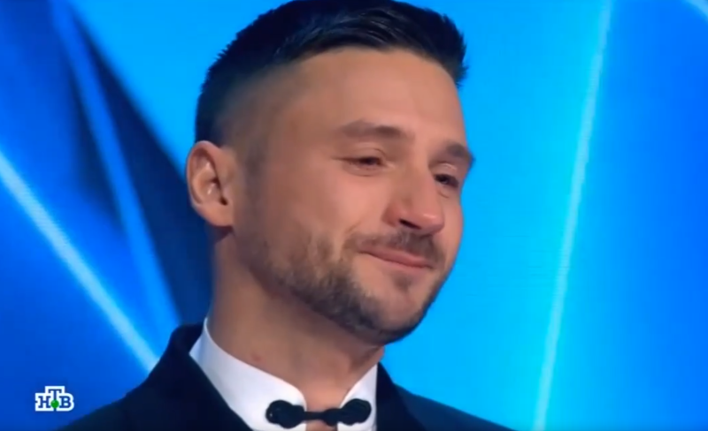 Сергей Лазарев увидел маму на сцене и расплакался, а Кудрявцева снова говорила о любви: спецвыпуск «Маски»