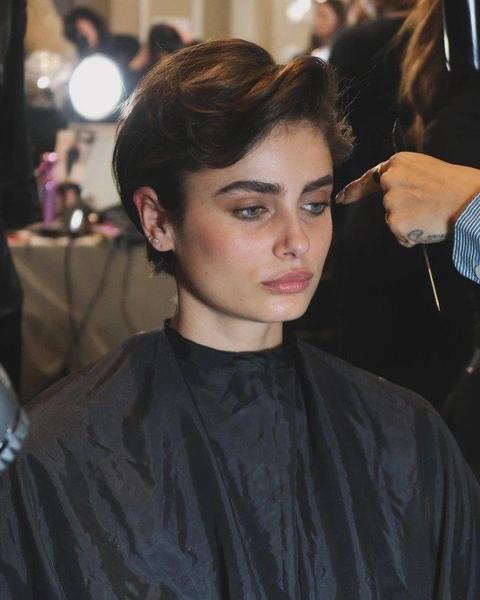 Dolce Bob, Paris Chic и еще 4 трендовых стрижки лета-2025