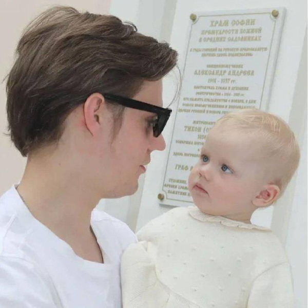 Павел Табаков похвастался успехами дочери Мии, которую ему родила Софья Синицына